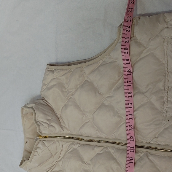 Woolrich Quilted Down Vest - Picture 6 of 10